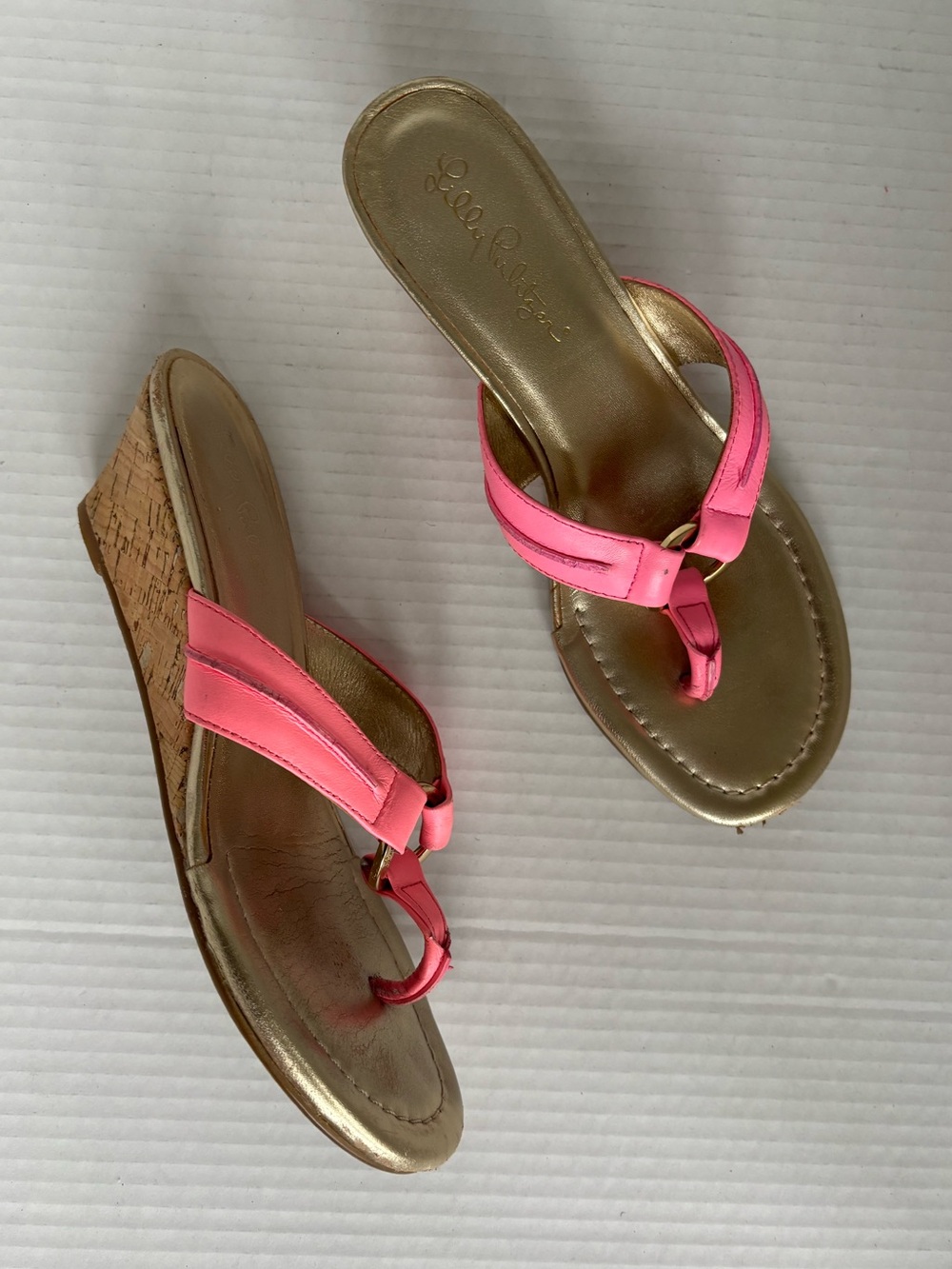 Lilly Pulitzer McKim Wedge Gold  Prosecco  Pink Sandals  Size  6